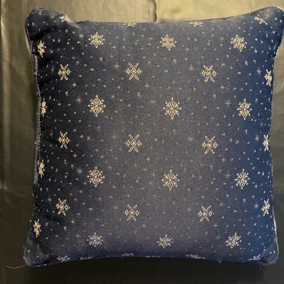 Christmas “Oh Come All Ye Faithful” Pillow featuring Snowman Family - Picture 2 of 4